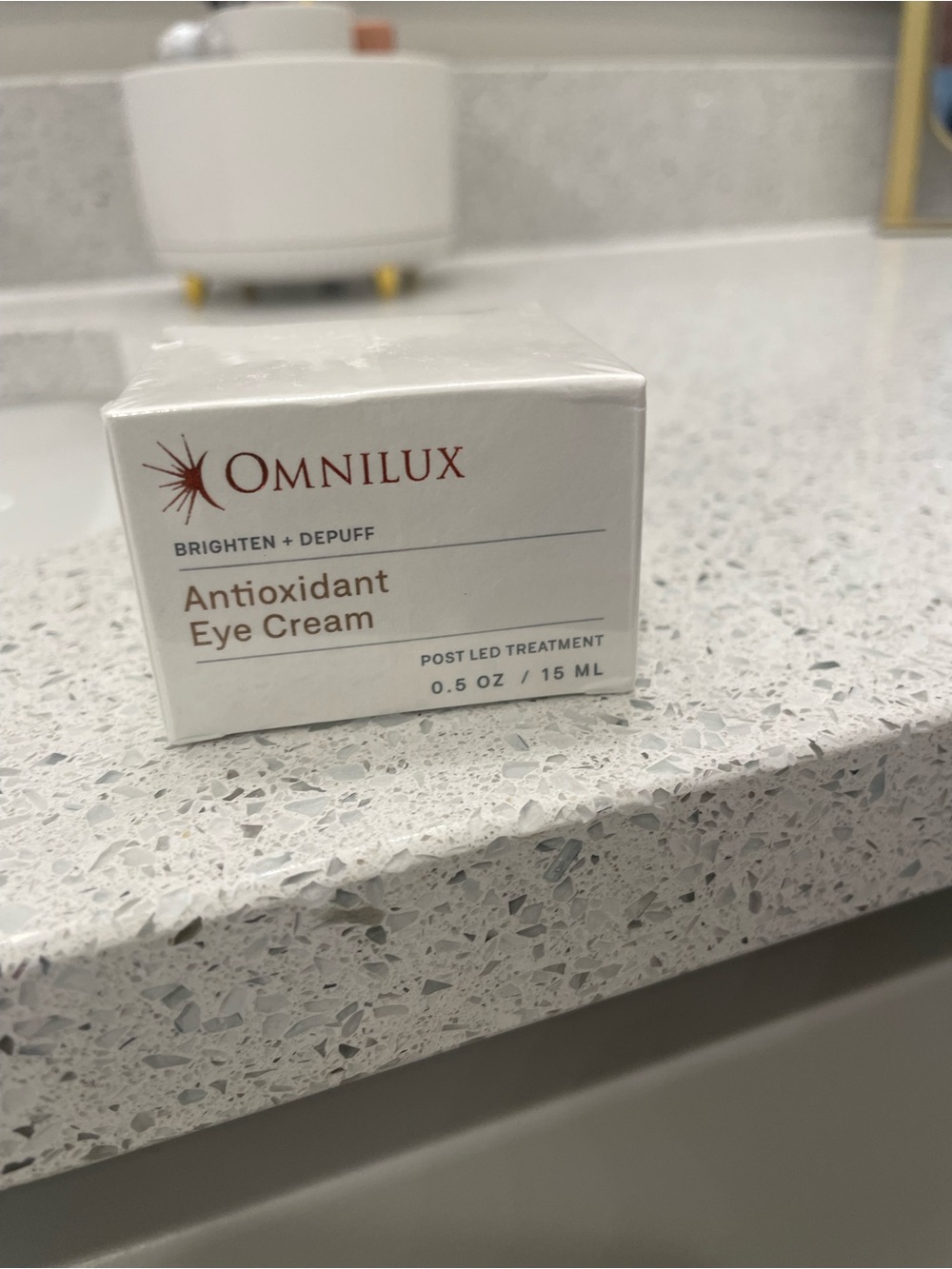 OMNILUX Antioxidant Eye Cream - White